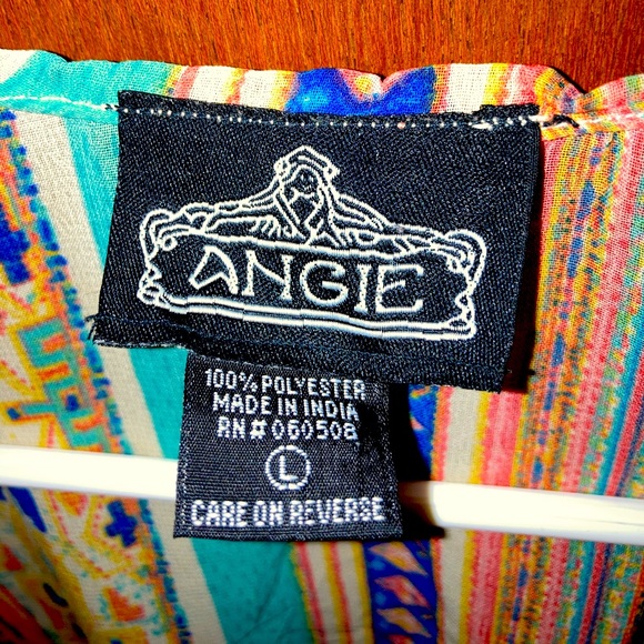 Women’s Aztec Shawl - Picture 2 of 3